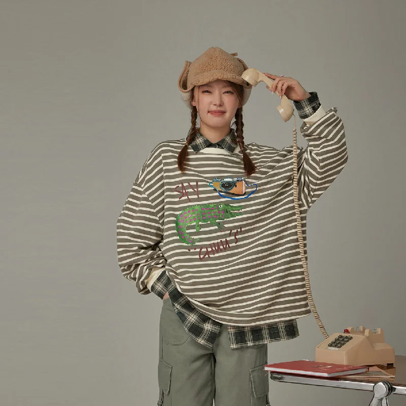 Crocodile Camera Stripe Sweatshirt Monochromatic Office Style