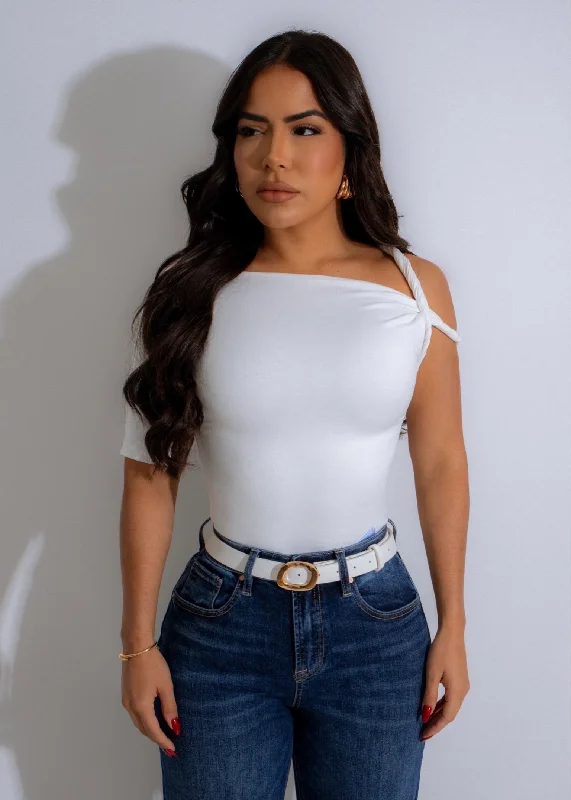 Knotted Grace Long Top White Gym
