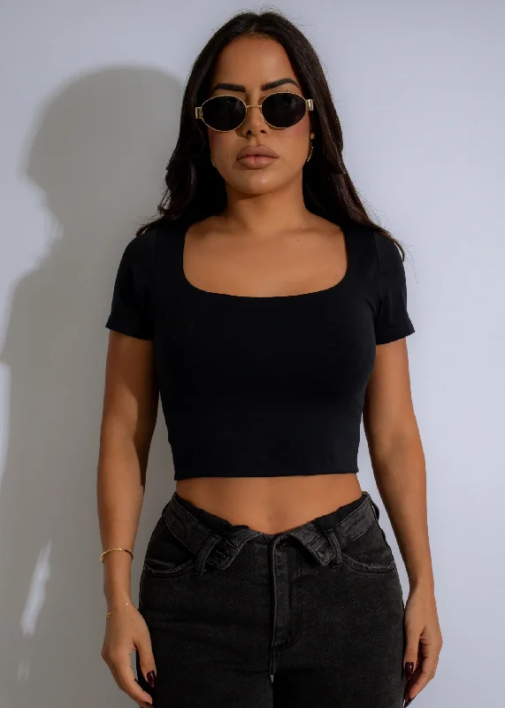 Minimalist Scoop Crop Top Black Sporty Women's Tennis