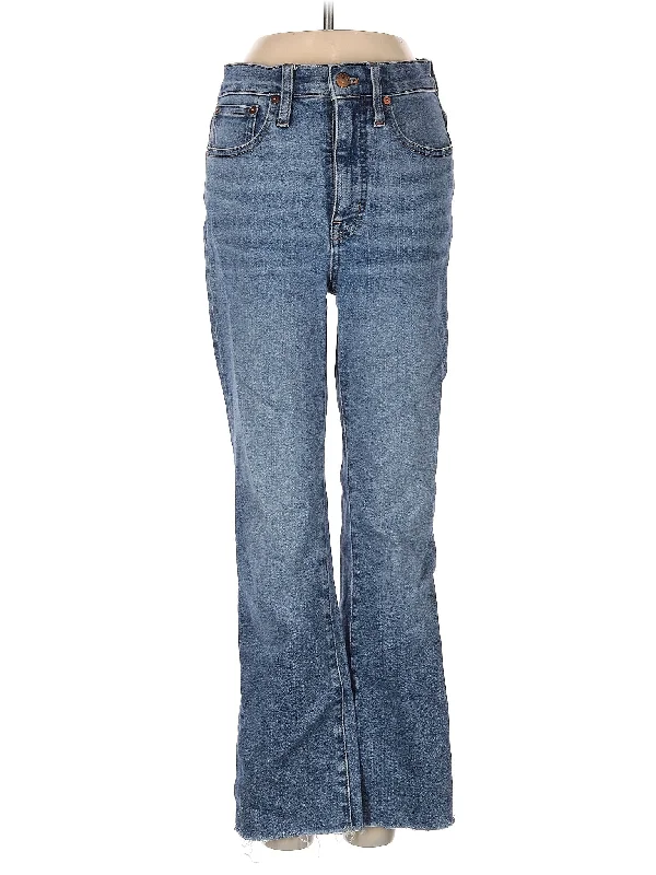 Mid-Rise Bootleg Jeans in Medium Wash Relaxed Women's Beachy