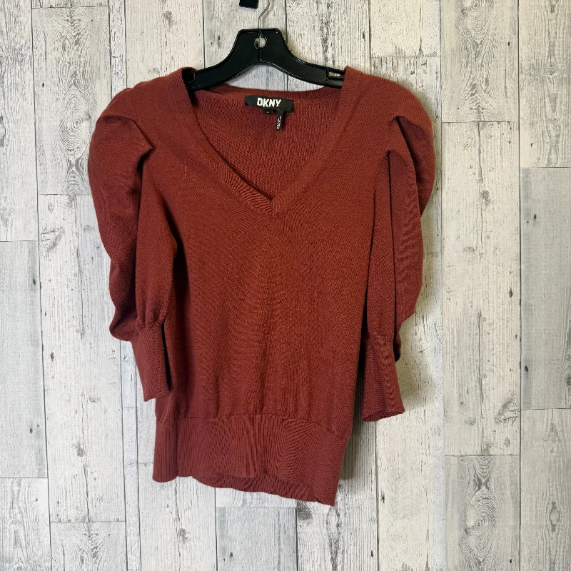 Top Long Sleeve Basic By Dkny In Red, Size: S Monochromatic Office Style