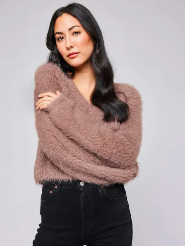 GENTLE FAWN AMUSE TOP Confident Women's Power